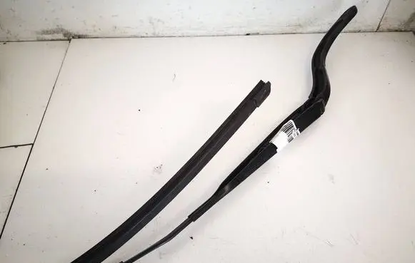 Alfa Romeo Mito Front wiper blade arm 50508579