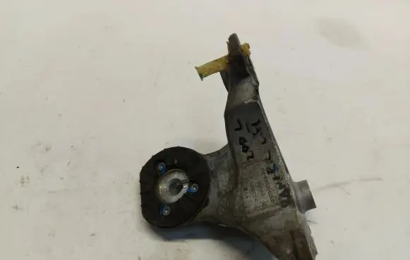 Ford Ranger Engine mounting bracket JB3G-6B033-AG