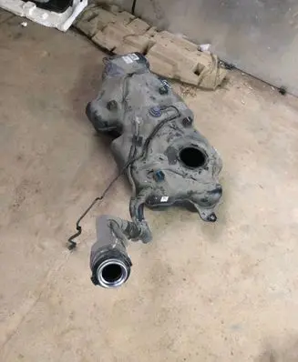 Nissan Juke II F16 Fuel tank 172037446r