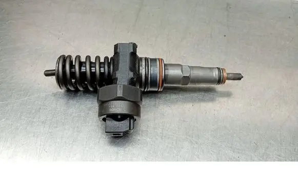 Audi A2 Fuel injector 038130073F