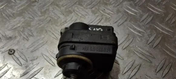Headlight level adjustment motor