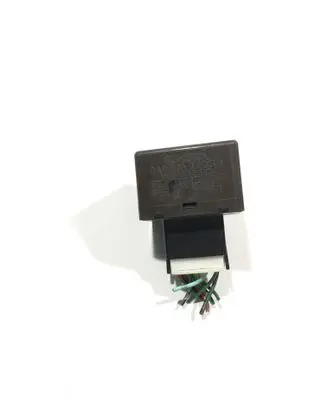 Toyota Hilux (AN10, AN20, AN30) Hazard warning light relay 8198006030 AH0665006820