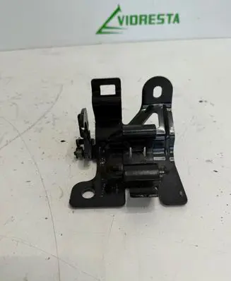 Honda HR-V Sliding door lower roller guide/hinge 