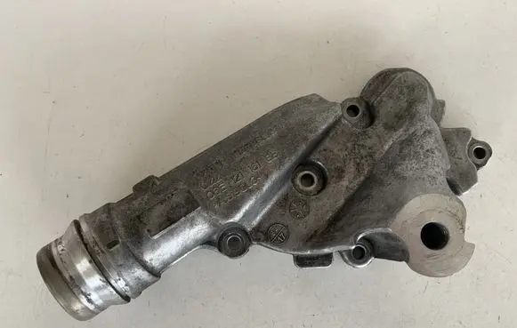 Audi Q7 4M Thermostat/thermostat housing 06E121161BB