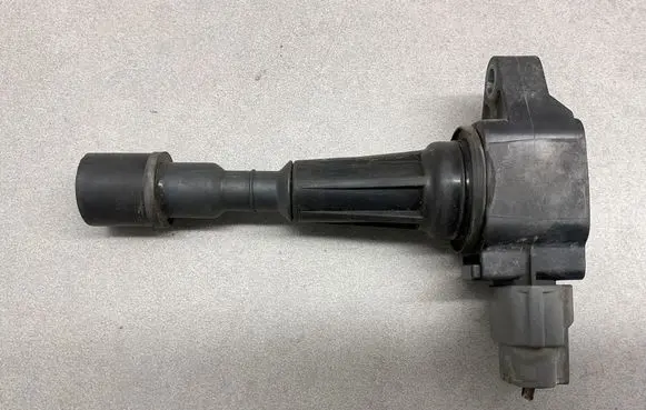 Mazda 3 I High voltage ignition coil ZJ2018100 5014 6427C