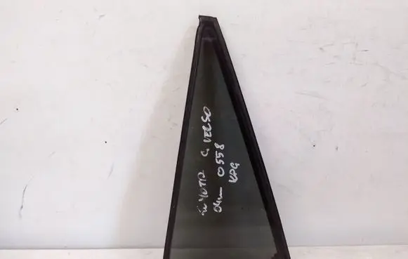 Toyota Corolla Verso E121 Rear vent window glass 