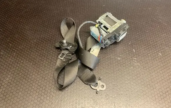 BMW 7 F01 F02 F03 F04 Front seatbelt 609334800 010R000