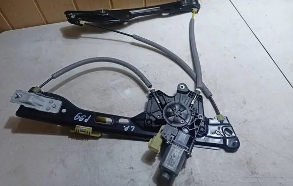 Ford Fusion II Front door manual window regulator 