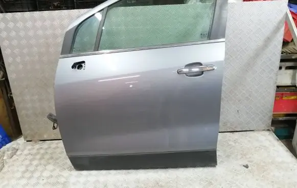 Chevrolet Trax Front door