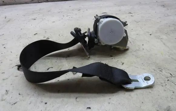 BMW 6 F12 F13 Rear seatbelt 7226440