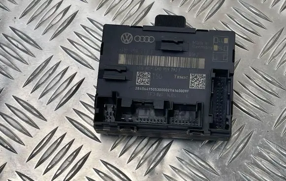 Volkswagen Touareg II Door control unit/module 4H0959792F