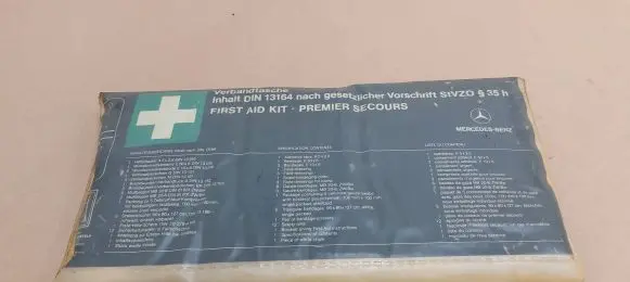 Mercedes-Benz 380 560SEC C126 First aid kit 