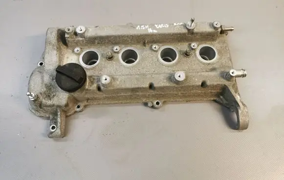 Toyota Yaris Rocker cam cover 