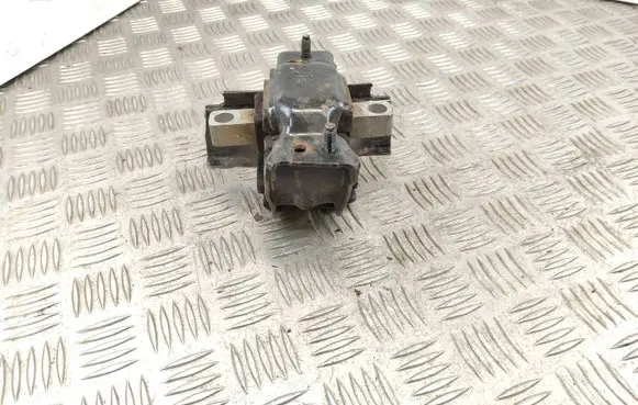 Volkswagen Polo V 6R Engine mount bracket 6Q0199555