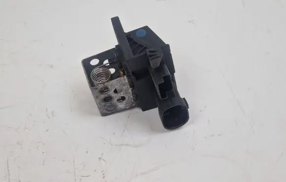 Peugeot 308 Coolant fan relay 9673999980