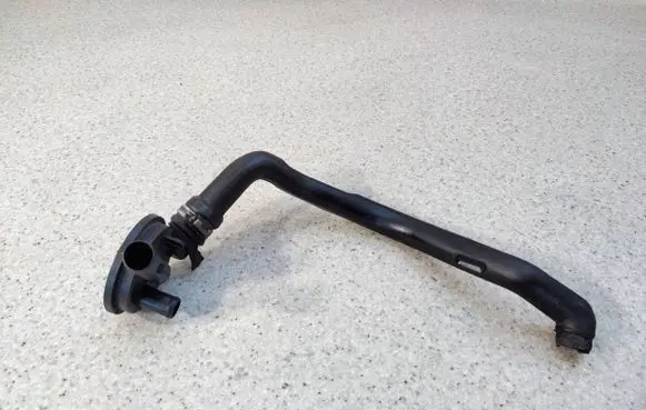 Volkswagen Sharan Breather hose/pipe 028129101D