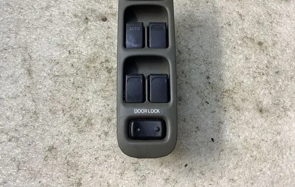 Suzuki Grand Vitara I Electric window control switch 