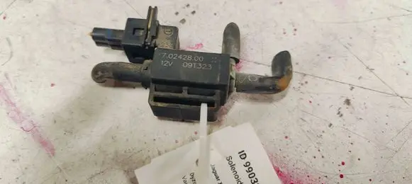 Jaguar XF X250 Turbo solenoid valve 70242800 09T323