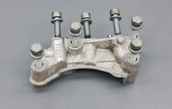 Citroen C3 Engine mounting bracket DV6 9683165580