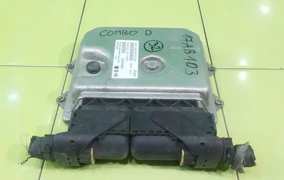Opel Combo D Engine control unit/module 55255949