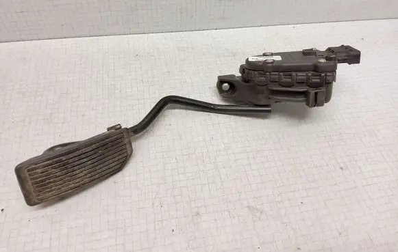 Nissan Almera N16 Accelerator throttle pedal 18002AU410 6PV00862001