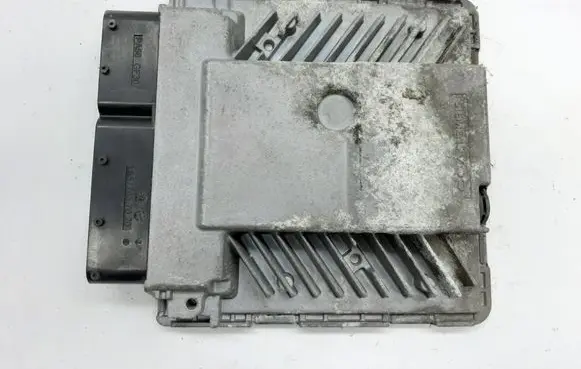 Volkswagen PASSAT B6 Engine control unit/module 03G906018