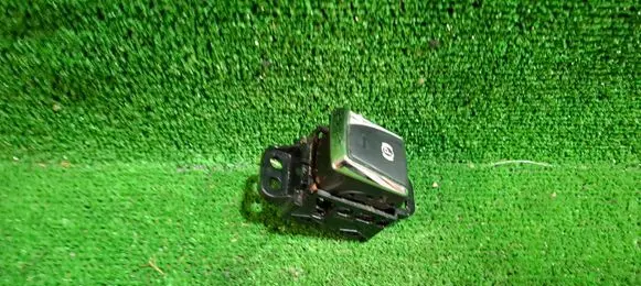 Nissan Qashqai Hand parking brake switch 