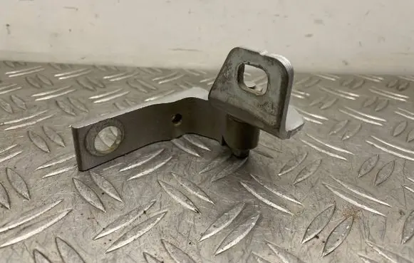 Ford Focus Front door upper hinge AM51U22801AE