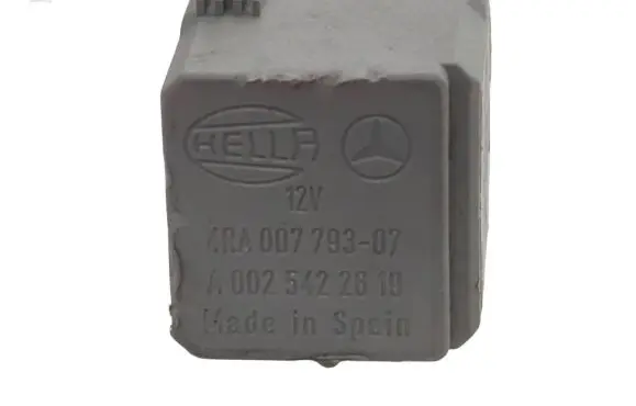 Mercedes-Benz C W203 Other relay A0025422619 4RA00779307