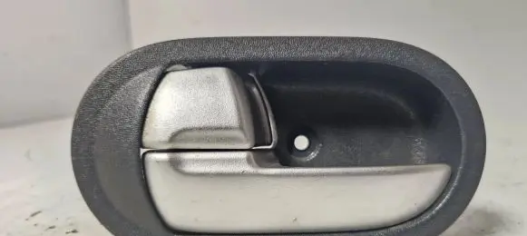 Mitsubishi Colt Rear door interior handle 8C06