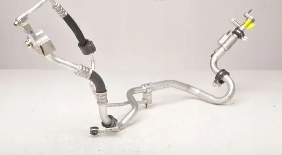 Maserati Levante Other engine bay part 670002658