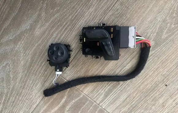 Mercedes-Benz EQC Seat control switch A2059052802
