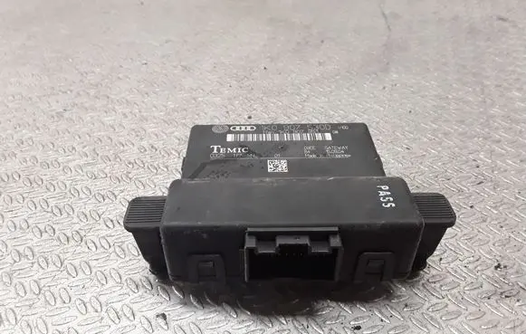 Audi A3 S3 A3 Sportback 8P Gateway control module 1K0907530D
