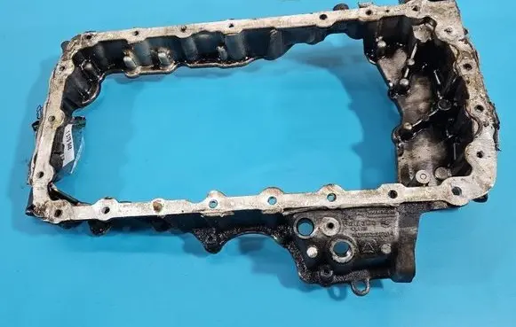 Peugeot 508 Oil filter mounting bracket 9809296280 IMPRK1575948