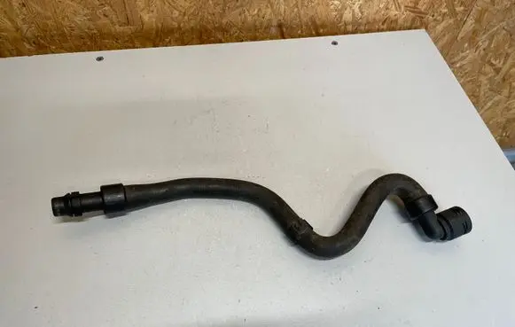 Opel Insignia A Engine coolant pipe/hose 13220138