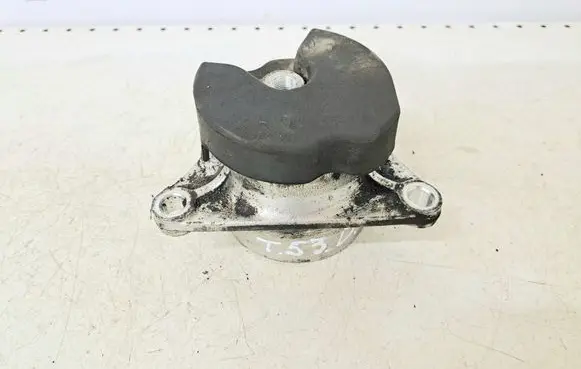 Honda FR-V Engine mount bracket