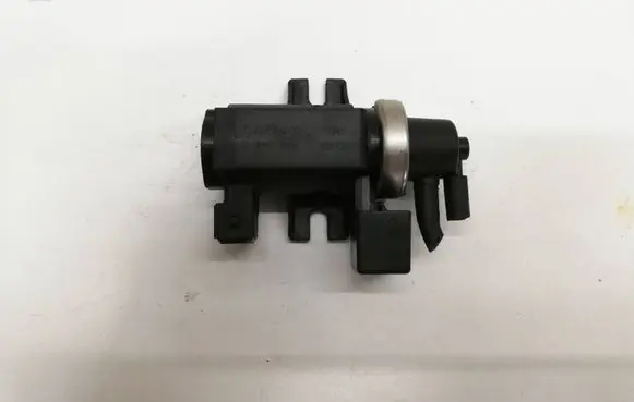 BMW X3 E83 Turbo solenoid valve 72279600 2247906