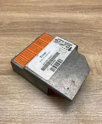 BMW 5 E39 Airbag control unit/module 8374799