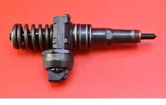 Volkswagen Golf V Fuel injector 038130073AG