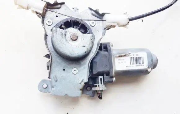 Nissan Qashqai+2 Rear door window regulator motor 402190a
