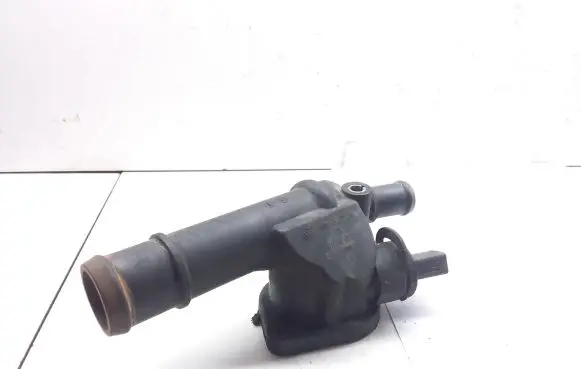 Audi A3 S3 8P Engine coolant pipe/hose 03G121132B
