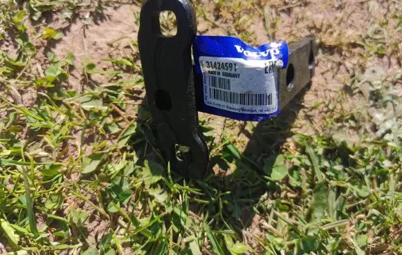 Volvo XC90 Front door upper hinge 31424591