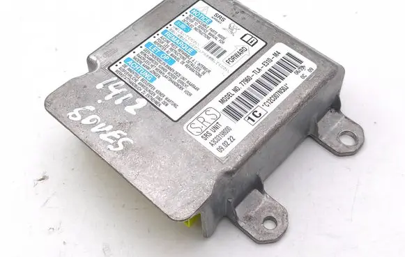 Honda CR-V Airbag control unit/module 77960TLAE310M4 A3C03198000