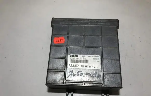 Audi A4 S4 B5 8D Engine control unit/module 0261203938 8d0907557c