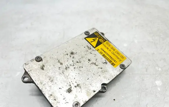 Mercedes-Benz CLS C219 Headlight ballast module Xenon 5DV00829000