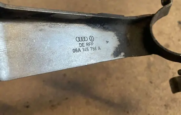 Audi TT Mk1 Intercooler pipe mounting bracket 06A145756A
