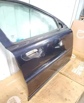 Volvo V70 Front door