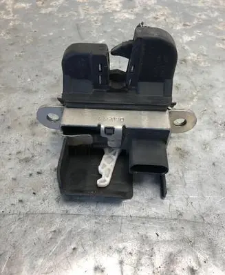 Volkswagen Golf V Tailgate lock latch 1K6827505E
