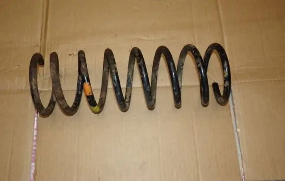 Ford Mondeo Mk III Rear coil spring rubber mount 