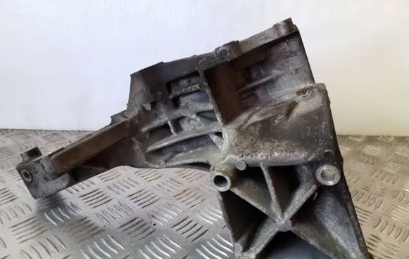 Volkswagen II LT Generator/alternator bracket 074145169F